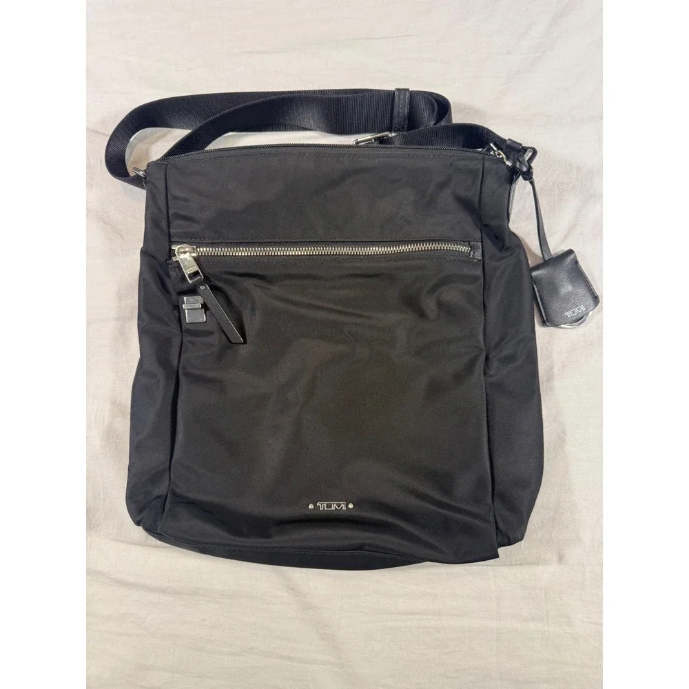 Tumi Capri Voyageur Crossbody‎ Bag Black Pre-Owned Nylon Messenger Travel